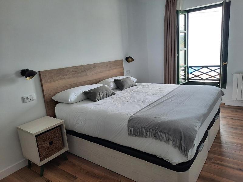 Apartamentos El Muelle โกมิญาส ภายนอก รูปภาพ