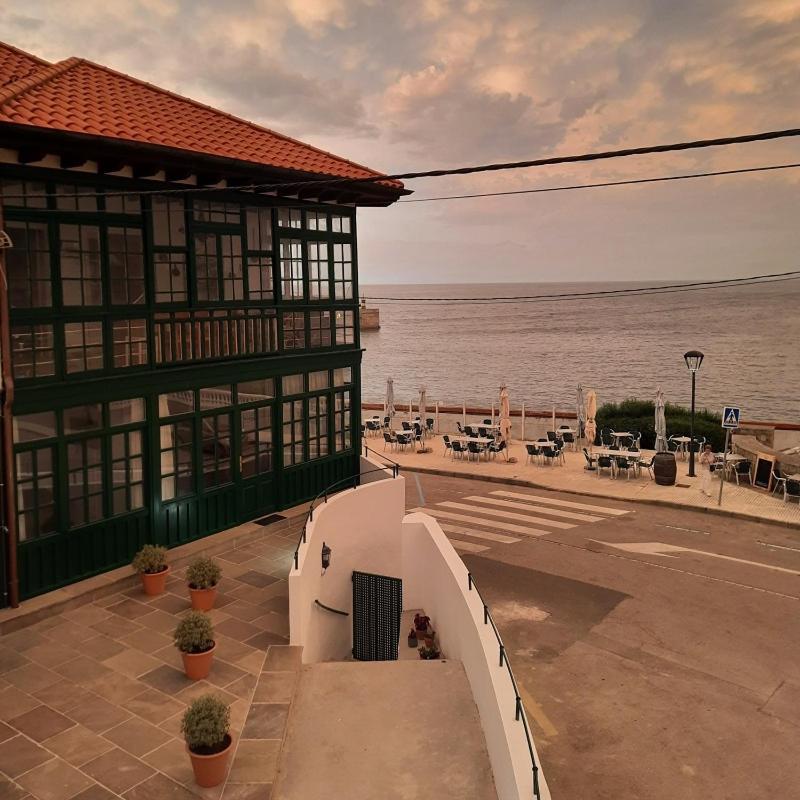 Apartamentos El Muelle โกมิญาส ภายนอก รูปภาพ